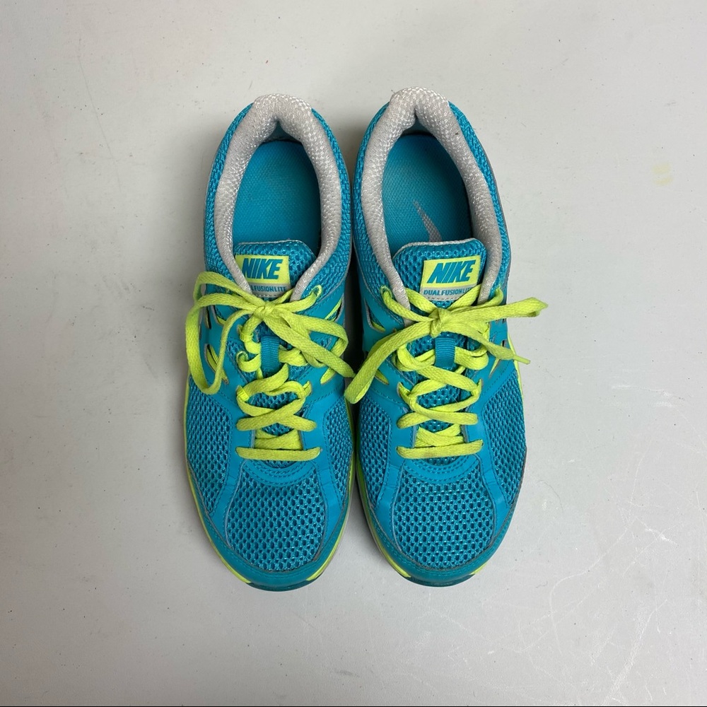 Nike Women’s Dual Fusion Lite Running Shoes 7.5